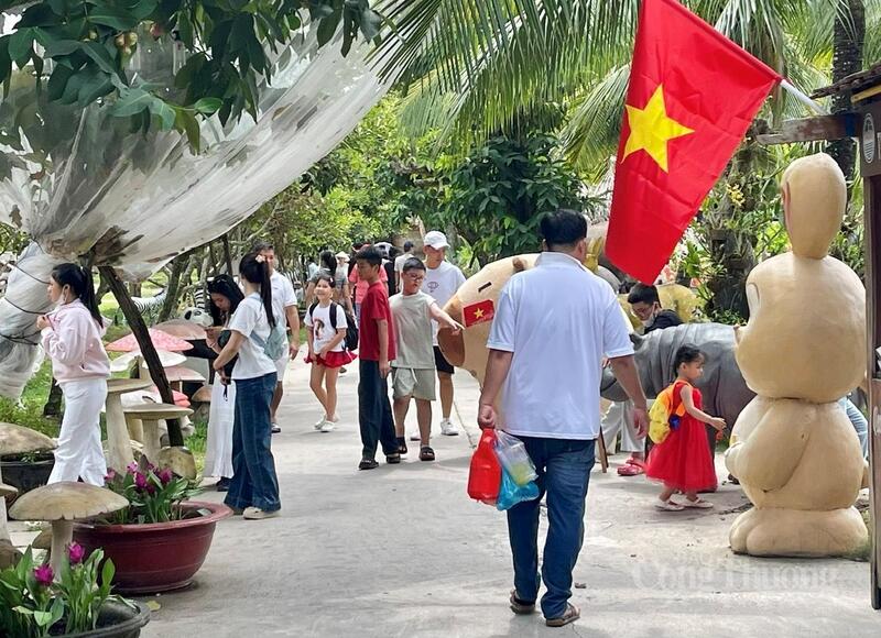 Với sự chuẩn bị chu đáo cùng nhiều sản phẩm du lịch đặc sắc, TP. Cần Thơ tiếp tục khẳng định vai trò là điểm đến hấp dẫn của khu vực, góp phần thúc đẩy tăng trưởng kinh tế và quảng bá hình ảnh trên địa bàn.