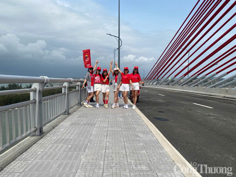 Đây là dịp các bạn trẻ check in với những khung hình đẹp