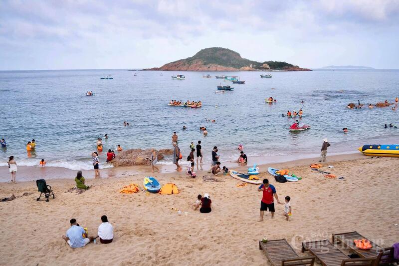 Du lịch Nhơn Hải đang từng bước chuyển mình, nhưng vẫn giữ được “hồn cốt” của vùng biển.