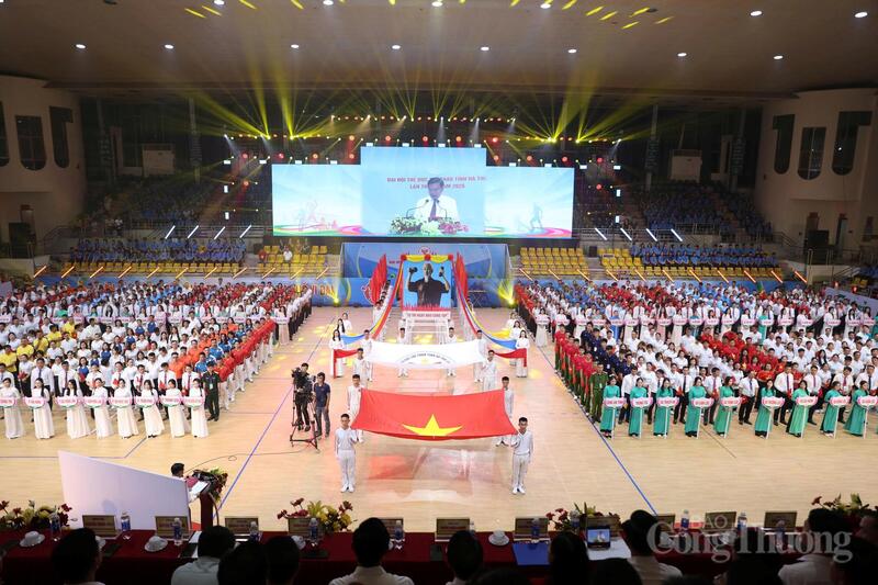 Đội bóng đá Hồng Lĩnh Hà Tĩnh được thành lập khiến không khí thể thao Hà Tĩnh thêm náo nức với những trận cầu đỉnh cao.