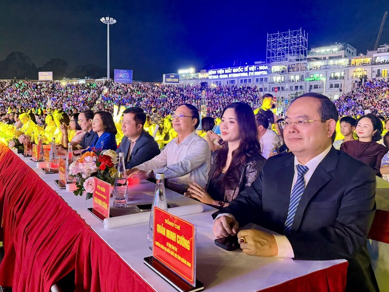 Các đại biểu dự tại sự kiện. Ảnh: QN