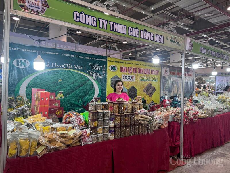 Các sản phẩm OCOP của Công ty TNHH chè Hằng Nga phân phối các loại trà đến từ Thái Nguyên, bánh kẹo, mít sấy, các loại hạt sấy khô từ nhiều vùng miền...