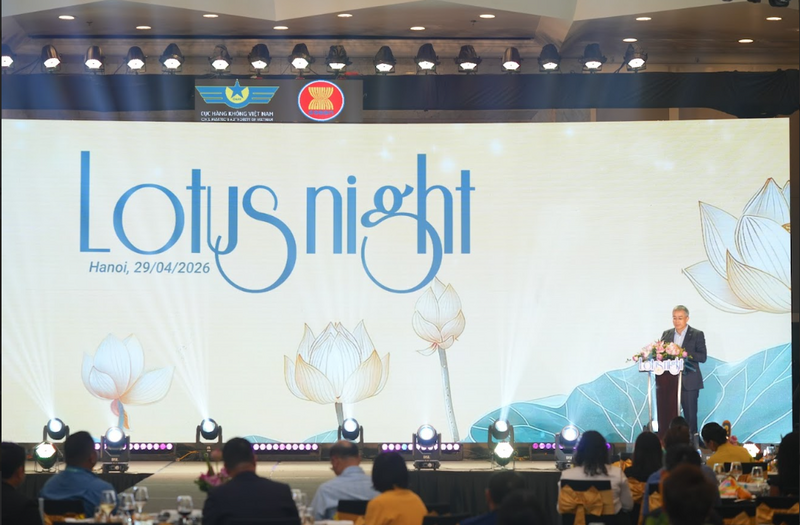 Phát biểu tại buổi tiệc “Lotus Night”, Chủ tịch HĐQT Vietnam Airlines Đặng Ngọc Hòa chia sẻ, chương trình không chỉ để chúc mừng thành công của hội nghị mà còn là không gian tăng cường kết nối và củng cố quan hệ đối tác.