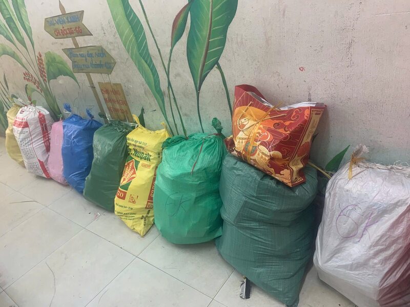 Phong trào kế hoạch nhỏ nói chung và việc thu gom giấy vụn nói riêng cần được nhìn nhận như một điểm khởi đầu để hình thành thói quen tích cực cho học sinh. Ảnh minh họa