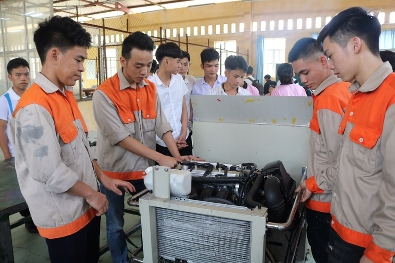 Nhà trường và doanh nghiệp cần phối hợp chặt chẽ trong toàn bộ quá trình đào tạo và quá trình nghiên cứu, phát triển và đổi mới sáng tạo. Ảnh minh họa
