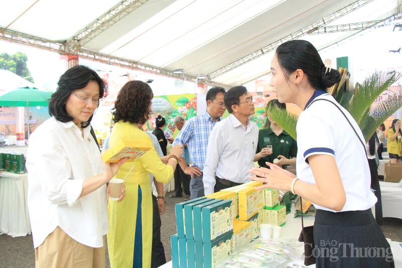 Các sản phẩm OCOP, đặc sản của Gia Lai đang được “định vị lại” bằng cách tiếp cận ngày càng gần hơn với người tiêu dùng. Ảnh: Hiền Mai