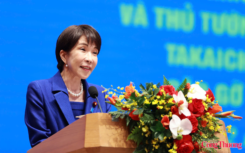 Về phần mình, Thủ tướng Nhật Bản Takaichi Sanae bày tỏ, Việt Nam, đúng như tên gọi khác của Hà Nội là Thăng Long, nghĩa là "rồng bay lên", đang phát triển với tốc độ hết sức ấn tượng trong những năm gần đây. Với vai trò một mắt xích quan trọng trong chuỗi cung ứng, nhiều doanh nghiệp Nhật Bản đã mở rộng đầu tư vào Việt Nam. Đồng thời, trong bối cảnh tình hình quốc tế ngày càng phức tạp, Việt Nam đã đề cao tự chủ chiến lược và triển khai đường lối đối ngoại tích cực, chủ động. Thủ tướng Nhật khẳng định, việc tăng cường hợp tác với Việt Nam có ý nghĩa hết sức quan trọng đối với việc hiện thực hóa và phát triển sáng kiến Ấn Độ Dương - Thái Bình Dương tự do và rộng mở (FOIP) và khẳng định đây là lý do Thủ tướng thực hiện chuyến thăm Việt Nam lần này.