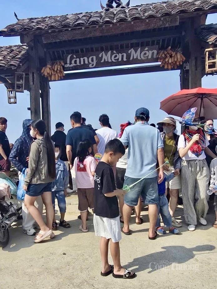 Khám phá văn hóa, ẩm thực "Làng Mèn Mén" tại khu du lịch Tam Đảo.