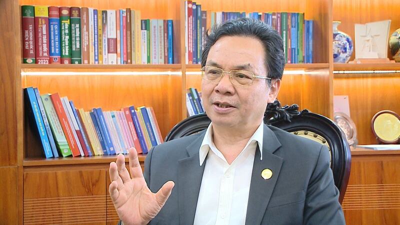GS.TS. Hoàng Văn Cường - Phó Chủ tịch Hội đồng Giáo sư Nhà nước, Phó Chủ tịch Hội Khoa học Kinh tế Việt Nam.