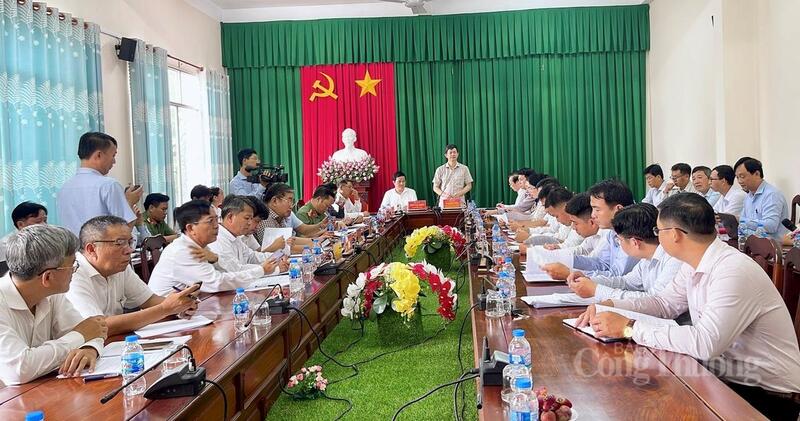 Ông Lê Quang Tùng, Bí thư Thành ủy Cần Thơ phát biểu tại buổi làm việc.