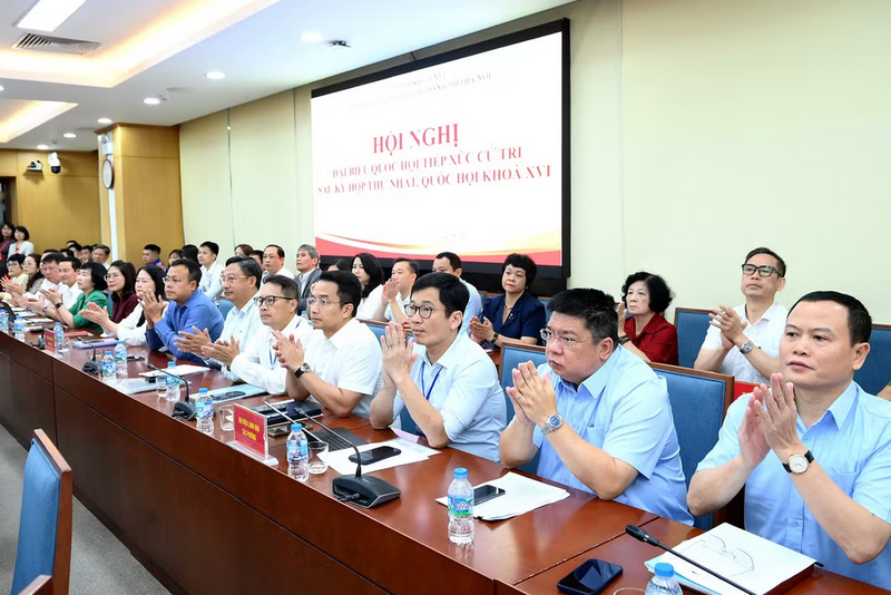 Các đại biểu và cử tri tham dự hội nghị. Ảnh: Đăng Khoa