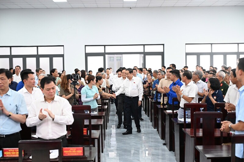 Chủ tịch Quốc hội Trần Thanh Mẫn và các Đại biểu Quốc hội Thành phố Hồ Chí Minh, đơn vị bầu cử số 12 đã tiếp xúc trực tiếp với cử tri tại Thành phố Hồ Chí Minh.