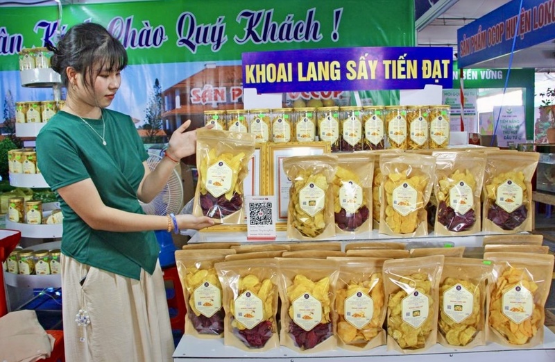 HTX chủ động tìm đối tác liên kết sản xuất theo chuỗi giá trị, gắn với tiêu thụ sản phẩm cho thành viên.. Ảnh: Trà My.
