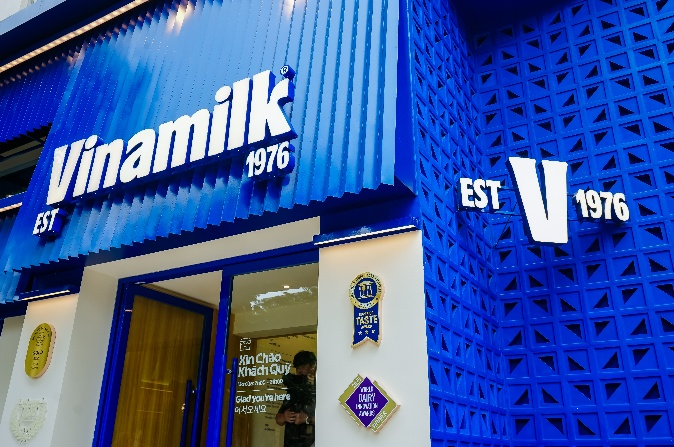 Vinamilk mở các cửa hàng theo nhận diện thương hiệu mới trên cả nước. Ảnh: Vi Nam