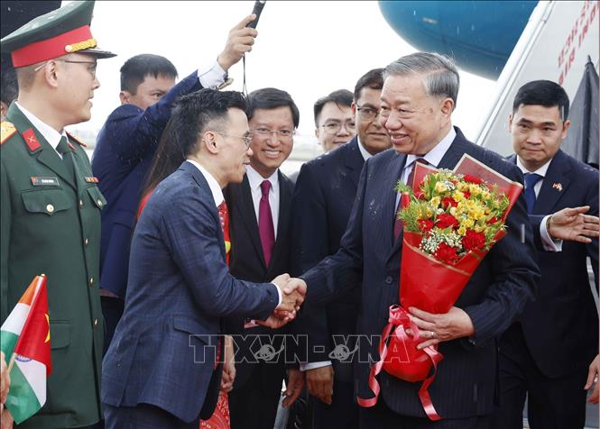 Lễ đón Tổng Bí thư, Chủ tịch nước Tô Lâm tại sân bay quân sự Palam, Thủ đô New Delhi. Ảnh: Thống Nhất/TTXVN