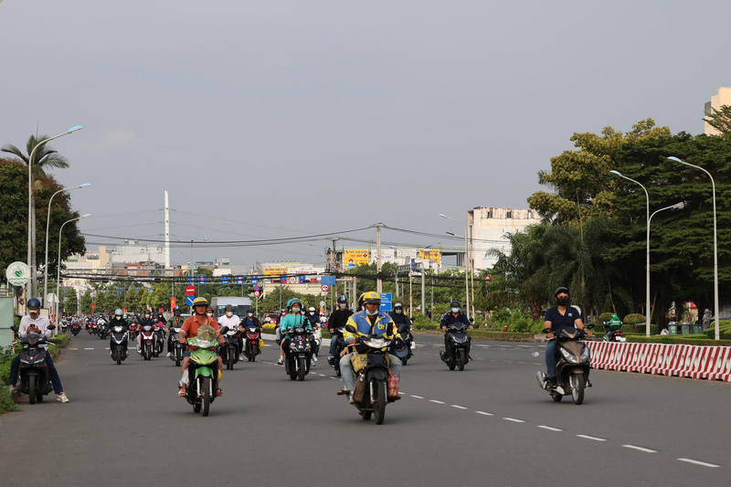 Dự báo thời tiết TP. Hồ Chí Minh hôm nay, người dân cần lưu ý đề phòng mưa dông kèm gió giật mạnh vào chiều tối. Ảnh: Minh Anh.