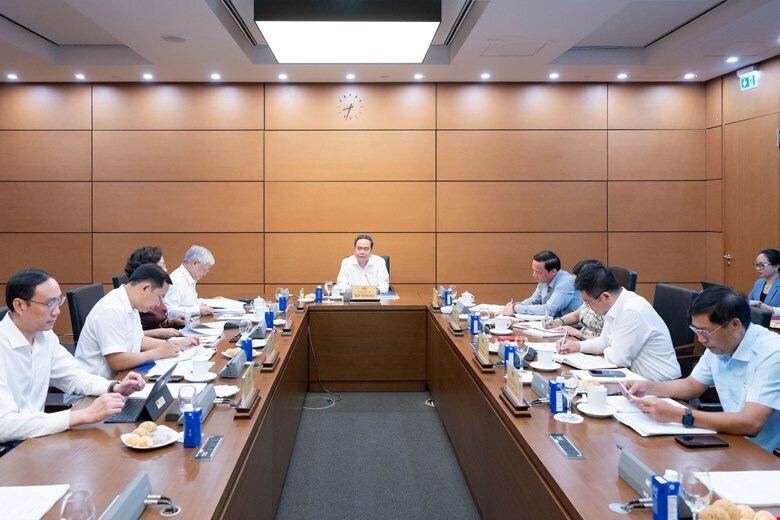 Quốc hội khóa XVI là nhiệm kỳ đột phá về thể chế, nâng tầm chất lượng hoạt động của Quốc hội, đáp ứng yêu cầu phát triển nhanh và bền vững của đất nước.