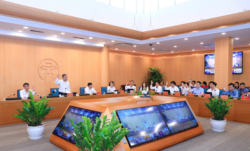 Các đại biểu biểu quyết thống nhất thông qua các nội dung theo chương trình, làm cơ sở để ban hành nghị quyết và triển khai trong thời gian tới.