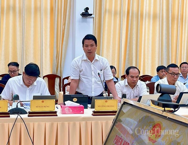 Ông Hà Vũ Sơ, Giám đốc Sở Công Thương TP. Cần Thơ phát biểu tại phiên họp.