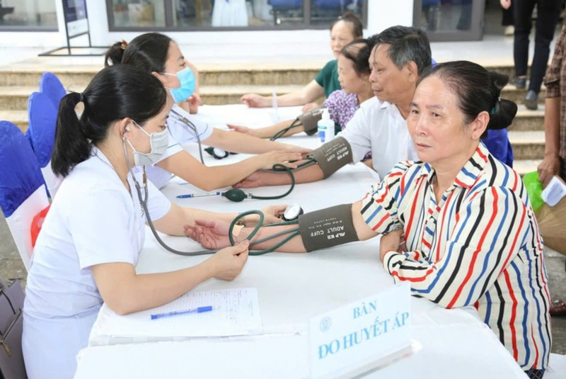 Từ năm 2026, người dân được khám sức khỏe định kỳ hoặc sàng lọc miễn phí ít nhất mỗi năm một lần, gắn với lập sổ sức khỏe điện tử, quản lý theo vòng đời. Ảnh minh hoạ
