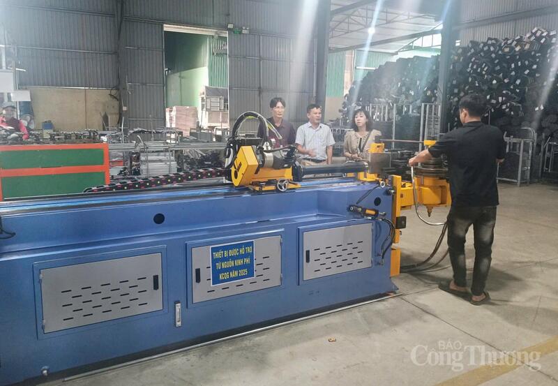 Việc hỗ trợ không chỉ dừng ở đầu tư ban đầu mà còn hướng đến khai thác hiệu quả, phát huy tối đa công suất thiết bị. Ảnh: Hiền Mai