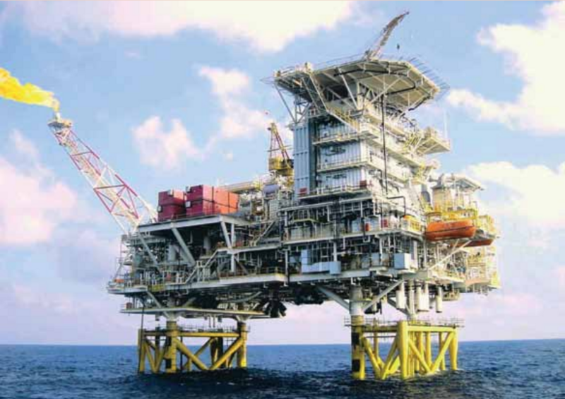 Giàn khai thác mỏ Lan Tây, lô 06-1, thềm lục địa Việt Nam.