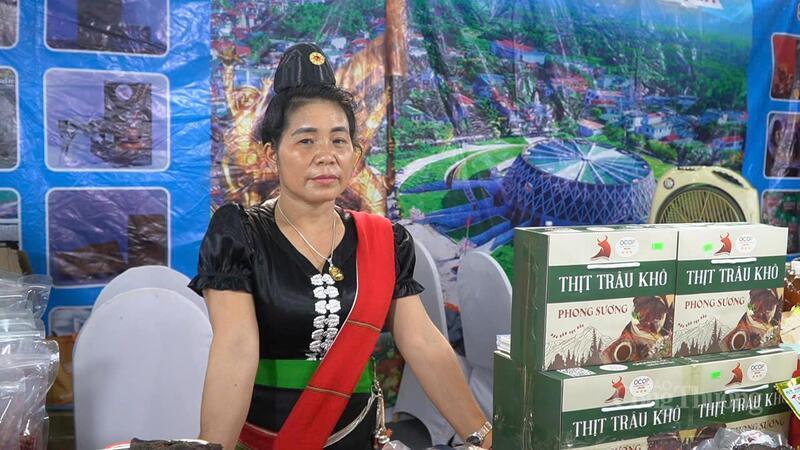 Bà Lò Thị Sương, chủ Cơ sở sản xuất, kinh doanh Lò Thị Sương (Điện Biên). Ảnh: Minh Trang