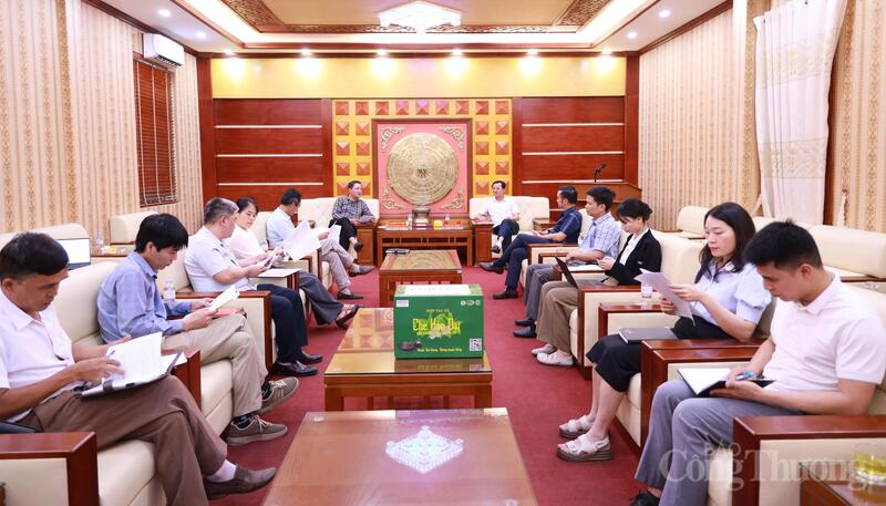 Trao đổi, chia sẻ kinh nghiệm trong cấp Giấy chứng nhận xuất xứ hàng hóa (C/O) giữa hai Sở Công Thương.