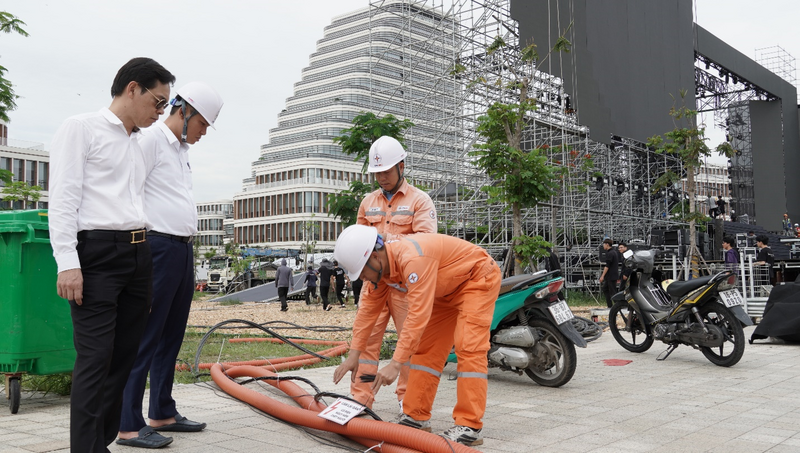 Công tác đảm bảo cấp điện được triển khai xuyên suốt từ thời gian thi công, tổng duyệt đến chương trình chính thức