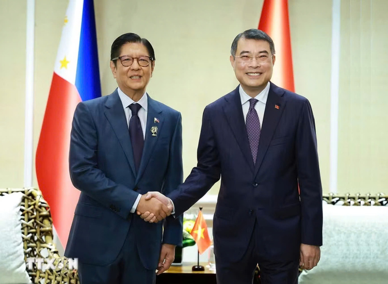Thủ tướng Lê Minh Hưng gặp lãnh đạo các nước nhân tham dự Hội nghị Cấp cao ASEAN - 4