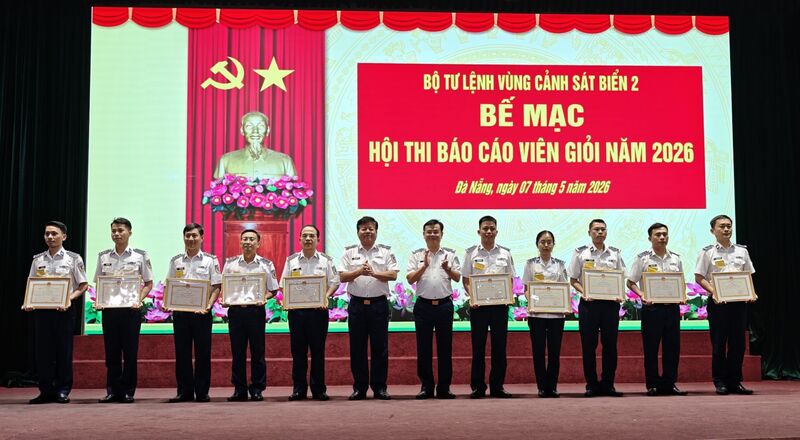 Bế mạc, trao giải Hội thi báo cáo viên giỏi năm 2026. Ảnh: Nam Trung