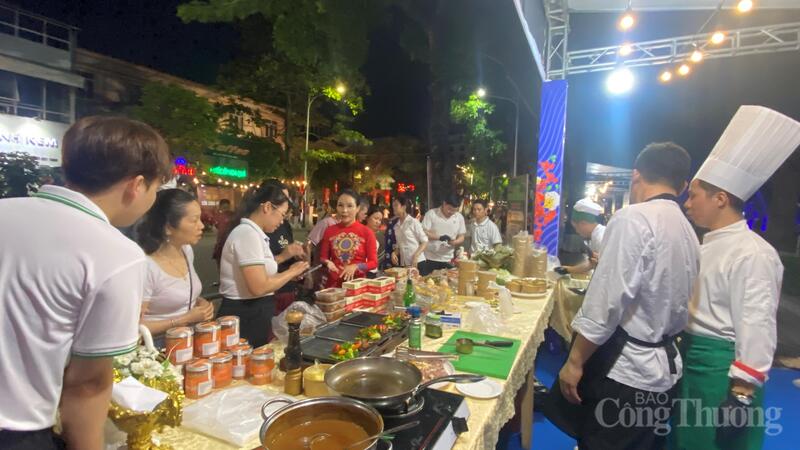 Nhiều nhà hàng thương hiệu tại Hải Phòng tham gia tại các gian ẩm thực.