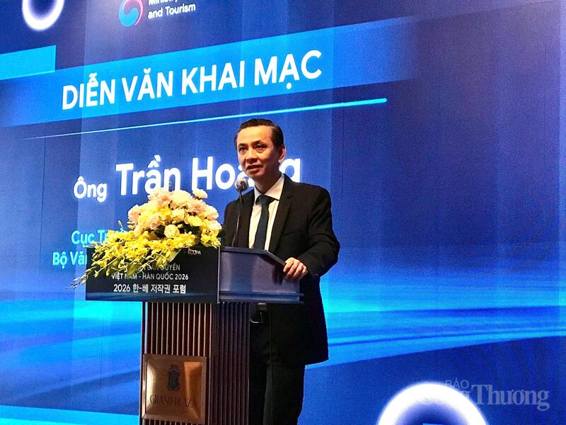 Ông Trần Hoàng - Cục trưởng Cục Bản quyền tác giả (Bộ Văn hóa, Thể thao và Du lịch) phát biểu tại diễn đàn. Ảnh: Bảo Thoa