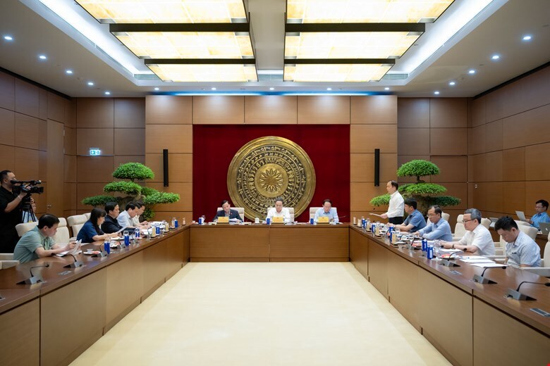 Phiên họp đầu tiên của Thường trực Ban Chỉ đạo về tổng rà soát hệ thống văn bản quy phạm pháp luật