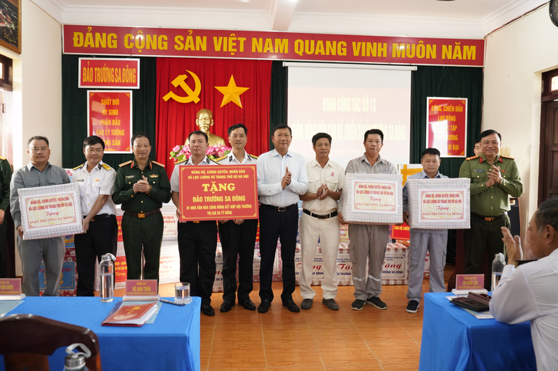 Từ đất liền tới Trường Sa: Dấu ấn Đoàn công tác số 13 - 4