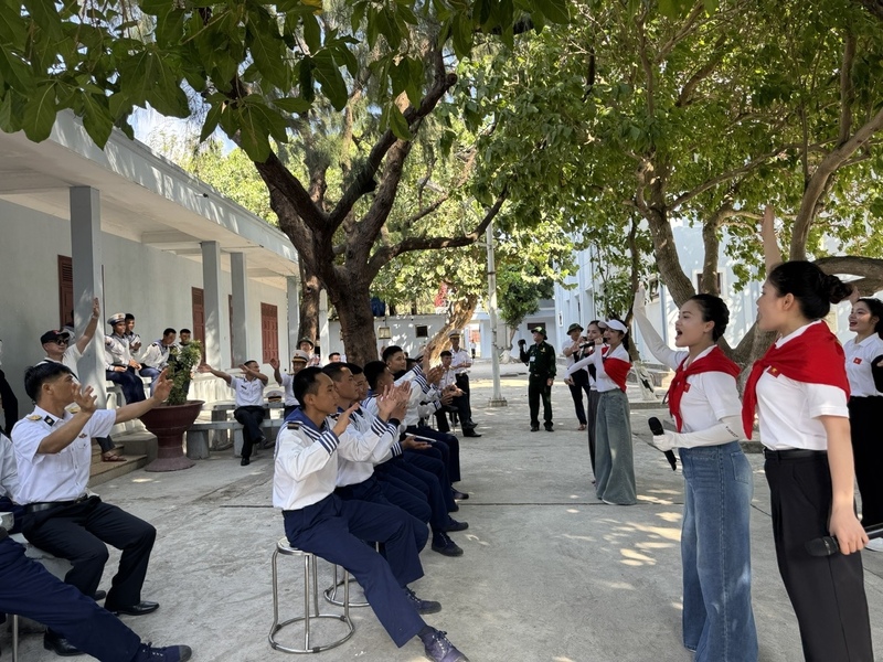 Từ đất liền tới Trường Sa: Dấu ấn Đoàn công tác số 13 - 10