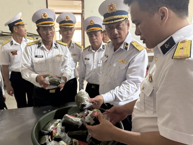 Từ đất liền tới Trường Sa: Dấu ấn Đoàn công tác số 13 - 8