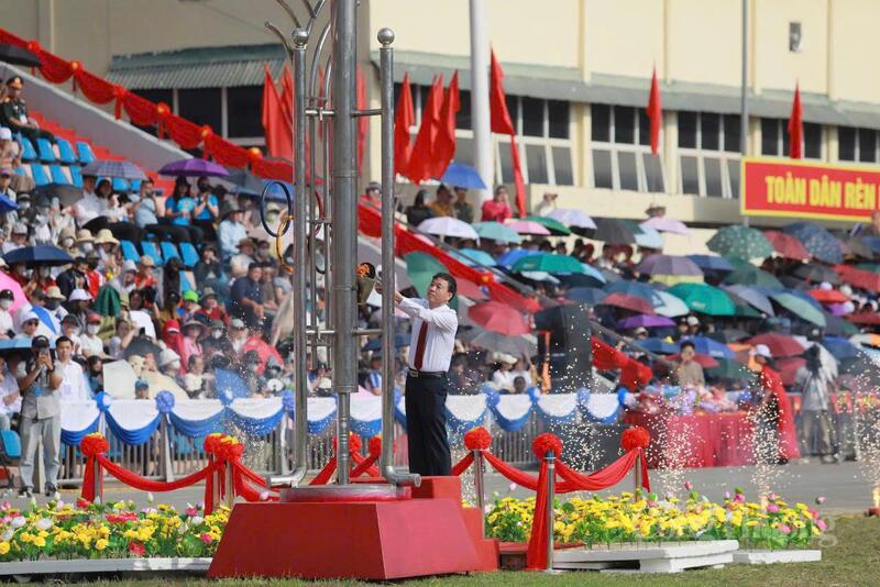 Nghi thức thắp đuốc khai mạc Đại hội Thể dục Thể thao tỉnh Điện Biên lần thứ XII.