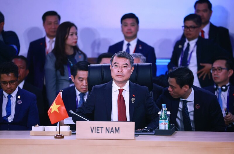 Thủ tướng Lê Minh Hưng khẳng định sự ủng hộ và cam kết hợp tác của Việt Nam với Chủ tịch Philippines và các nước thành viên để hiện thực hóa các ưu tiên, sáng kiến của Philippines trong năm 2026. Ảnh: VGP/Nhật Bắc
