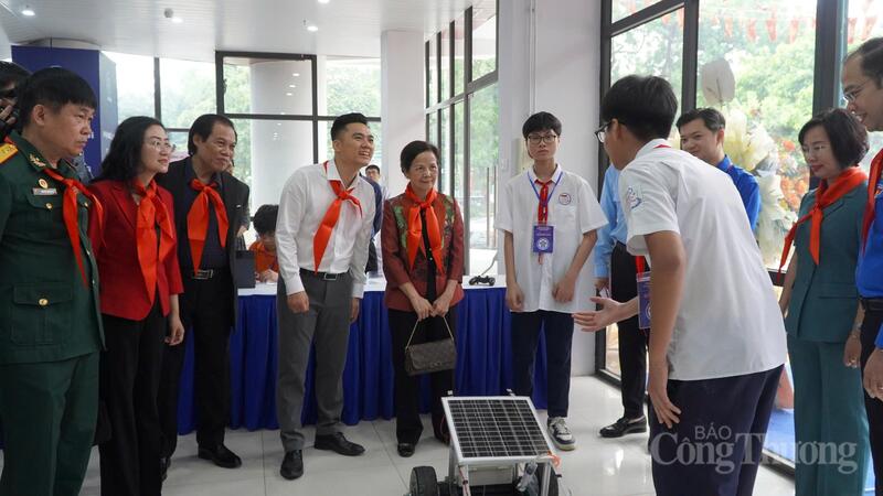 Chung tay vun đắp thế hệ măng non  - 10
