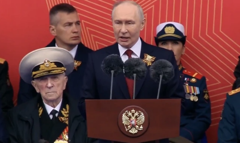 Tổng thống Nga Vladimir Putin phát biểu tại lễ duyệt binh kỷ niệm Ngày Chiến thắng 9/5 tại Matxcơva. Ảnh chụp màn hình