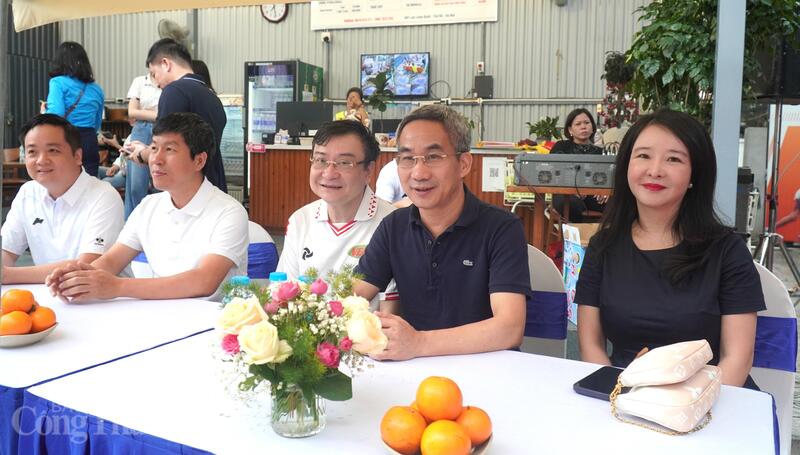 Đại diện lãnh đạo VEAM và các khách mời tham dự hội thao