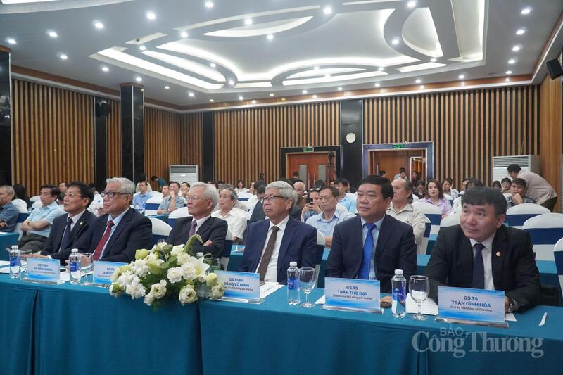 Các thành viên Hội đồng Giải thưởng khoa học và công nghệ Bảo Sơn năm 2026