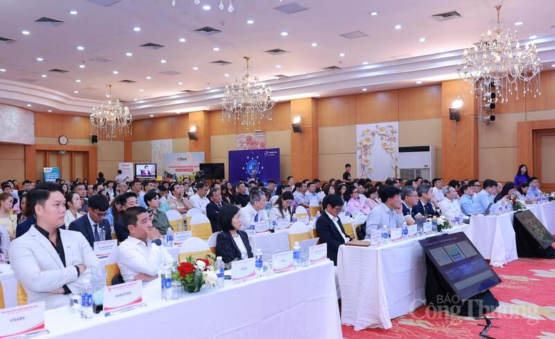 Diễn đàn Công nghệ Logistics 2026 diễn ra, thu hút sự tham gia của đông đảo chuyên gia, doanh nghiệp và đơn vị hoạt động trong lĩnh vực logistics, công nghệ và chuỗi cung ứng. Ảnh: Quỳnh Trang