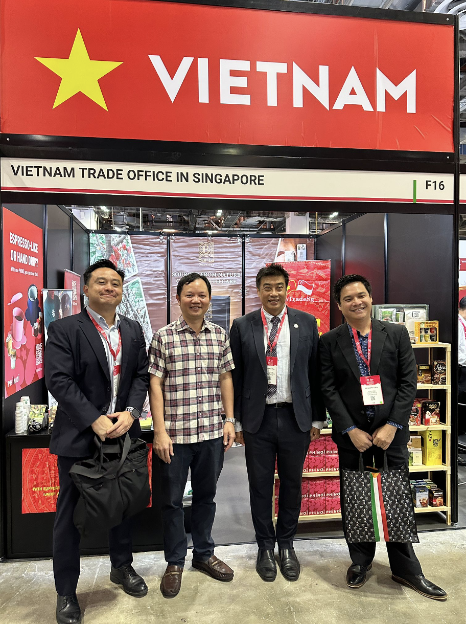 Gian hàng Việt Nam tại hội chợ triển lãm quốc tế tại Singapore.