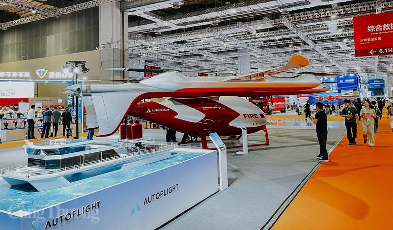 Giải pháp chữa cháy trên không thông minh của AutoFlight. Mô hình eVTOL với khả năng vận hành linh hoạt, không cần đường băng, hứa hẹn sẽ tối ưu hóa thời gian vàng trong các tình huống ứng phó khẩn cấp.