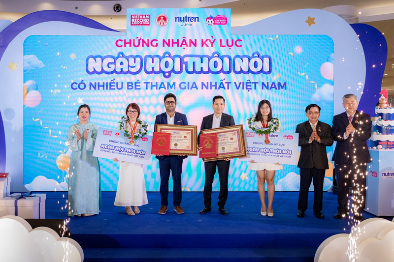 Tổ chức Kỷ lục Việt Nam (VietKings) đã trao chứng nhận xác lập "Ngày hội thôi nôi" có số lượng trẻ tham dự lớn nhất tại Việt Nam là 680 em bé tham gia cho Nestlé và Con Cưng.