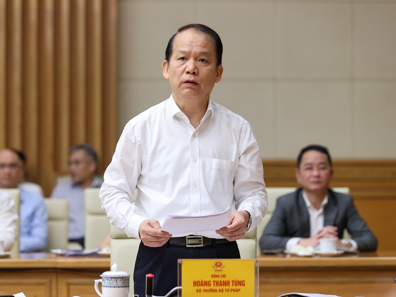 Bộ trưởng Bộ Tư pháp Hoàng Thanh Tùng phát biểu - Ảnh: VGP/Nhật Bắc