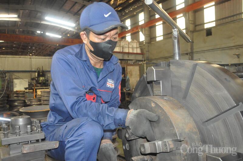 Kinh tế tư nhân đang đóng góp khoảng 50% GDP, hơn 30% tổng thu ngân sách nhà nước. Ảnh: Hải Linh