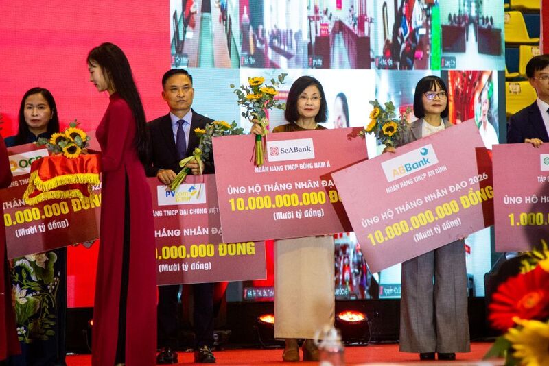 SeABank ủng hộ 10 tỷ đồng hưởng ứng tháng Nhân đạo năm 2026 - 2